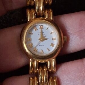 EUC Vintage Anne Klein Quartz Watch